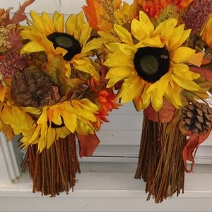 I am selling 2 handmade Sunflower 🌻 Decor